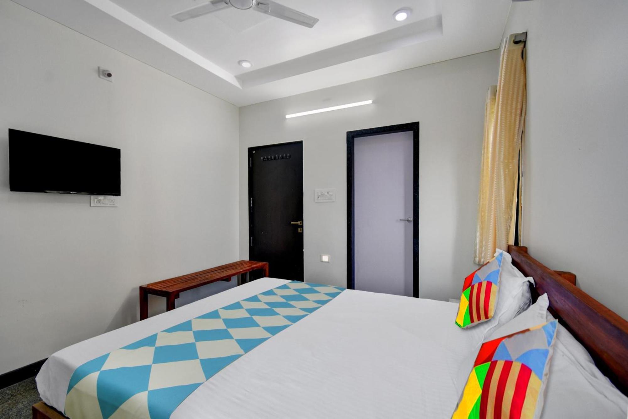Oyo Home Msr Guest Inn Homestay Nellore Εξωτερικό φωτογραφία